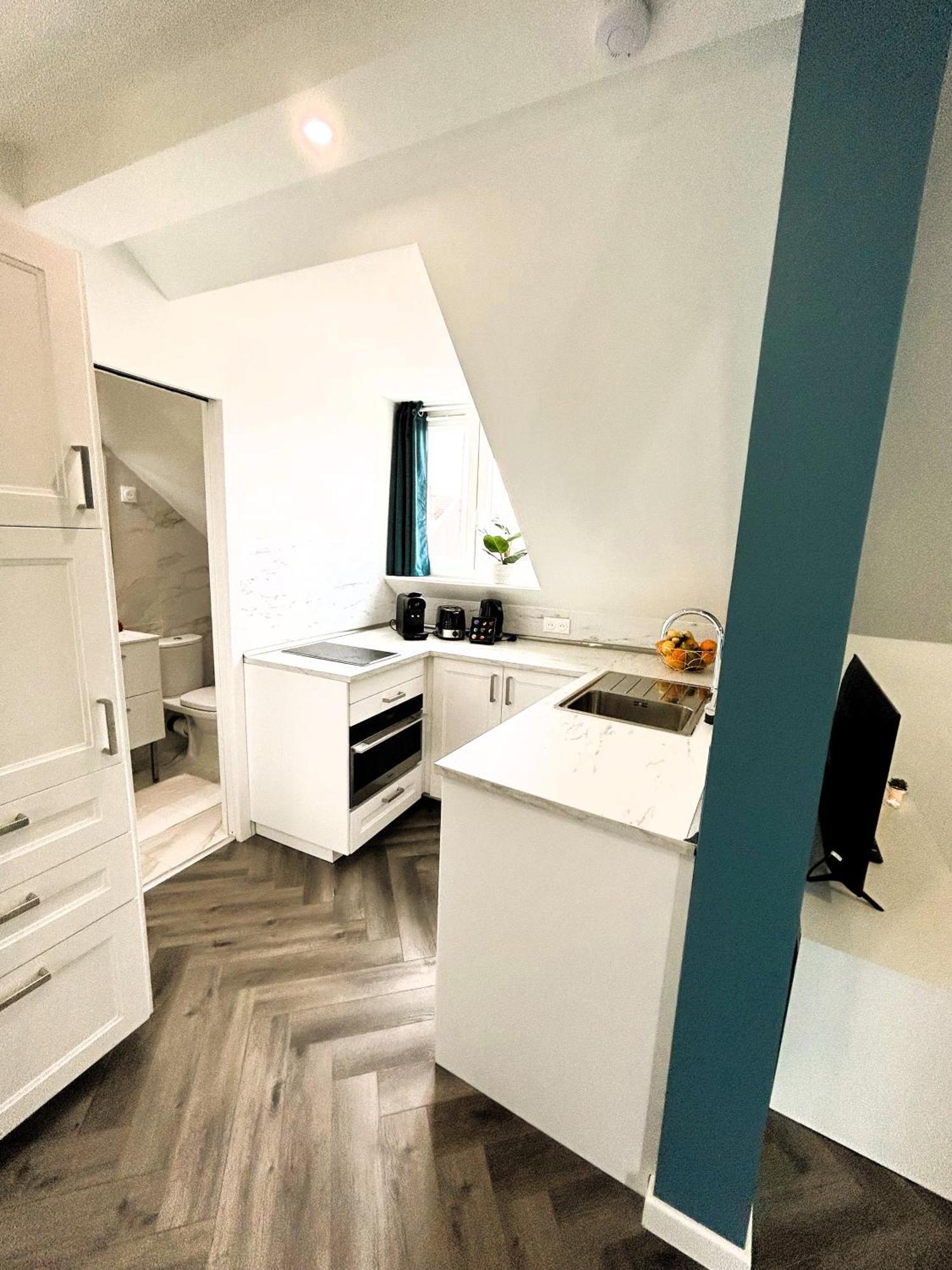 La Maison Hugo Montreuil (Seine-Saint-Denis) Exterior foto