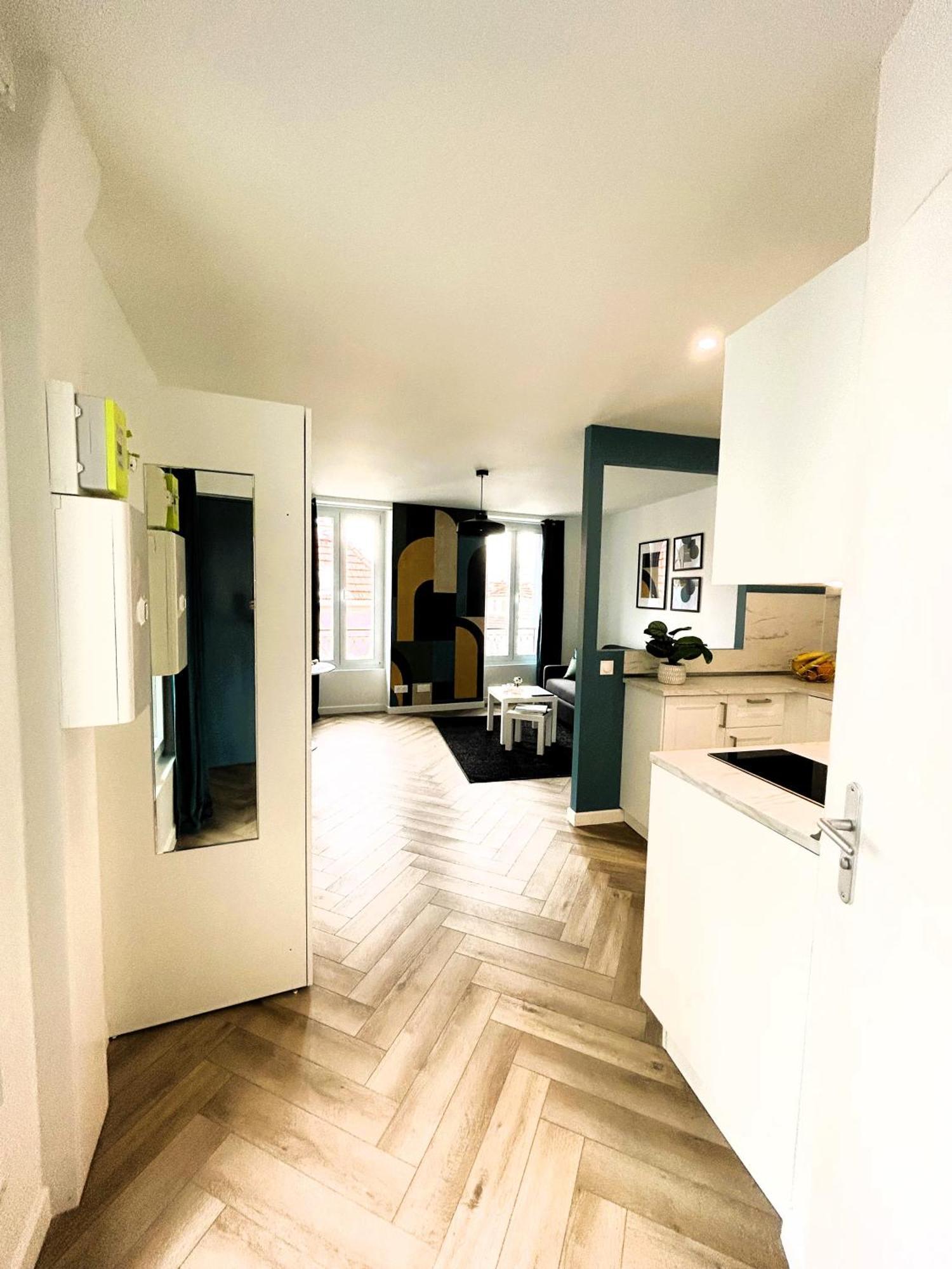 La Maison Hugo Montreuil (Seine-Saint-Denis) Exterior foto